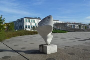 École Polytechnique campus showcasing academic excellence and modern architecture in France.